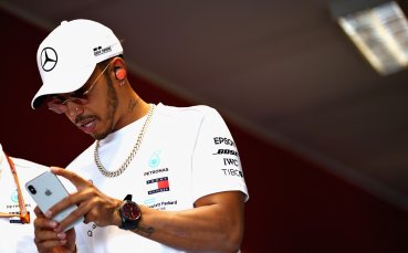 Нощни смени в Мерцедес след ядовете за Люис и Ботас