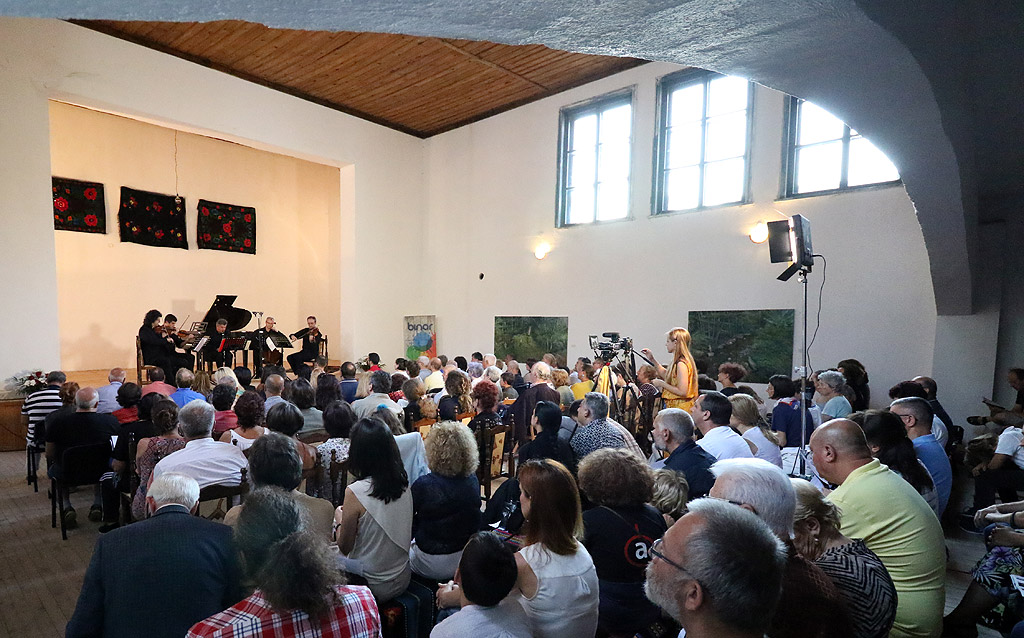 "Неотъпкана Пътека" е фестивал за камерна класическа музика, чието първо издание ще се състои от 3 до 6 август 2018 г. Концертите ще бъдат в село Ковачевица и град Гоце Делчев, съответно в читалище “Светлина” и Дома на културата.