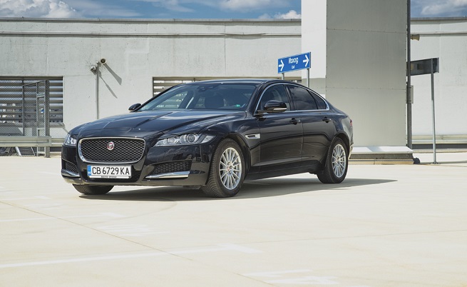 Jaguar XF 2.5d AWD: Дизелът все още няма равен (тест драйв)