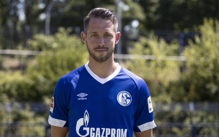 Нападател на Шалке 04 аут до края на сезона