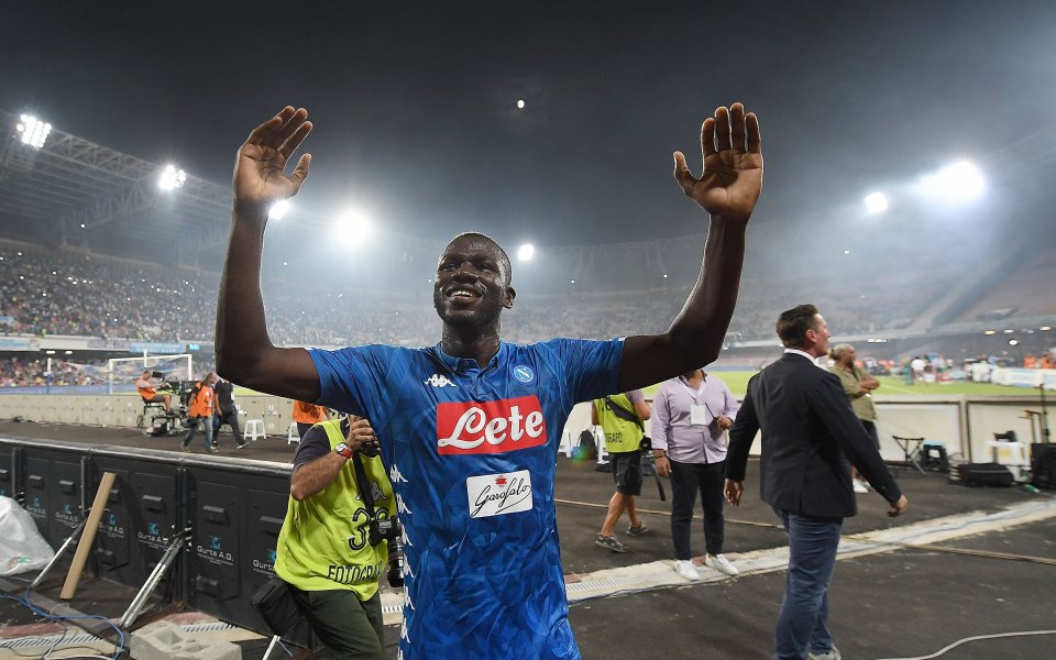 Манчестър Сити продължава да отправя запитвания към Наполи за Калиду