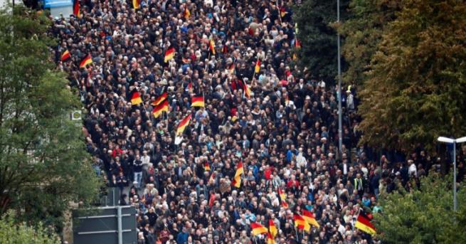 Отново демонстрации и арести в германския град Кемниц Привърженици и