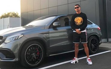 Роналдо влиза във форма, събирайки Витамин D