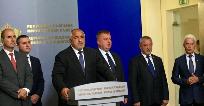 В четвъртък внасяме трите оставки в парламента Политическата отговорност трябва