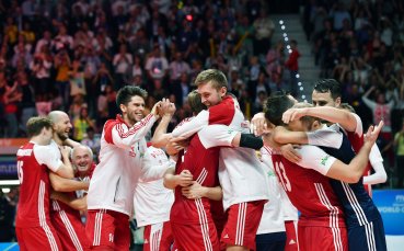 Световният волейболен шампион Полша се класира за полуфиналите на Европейското