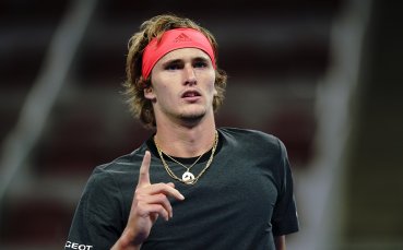 И Саша Зверев тръгна с успех в Пекин