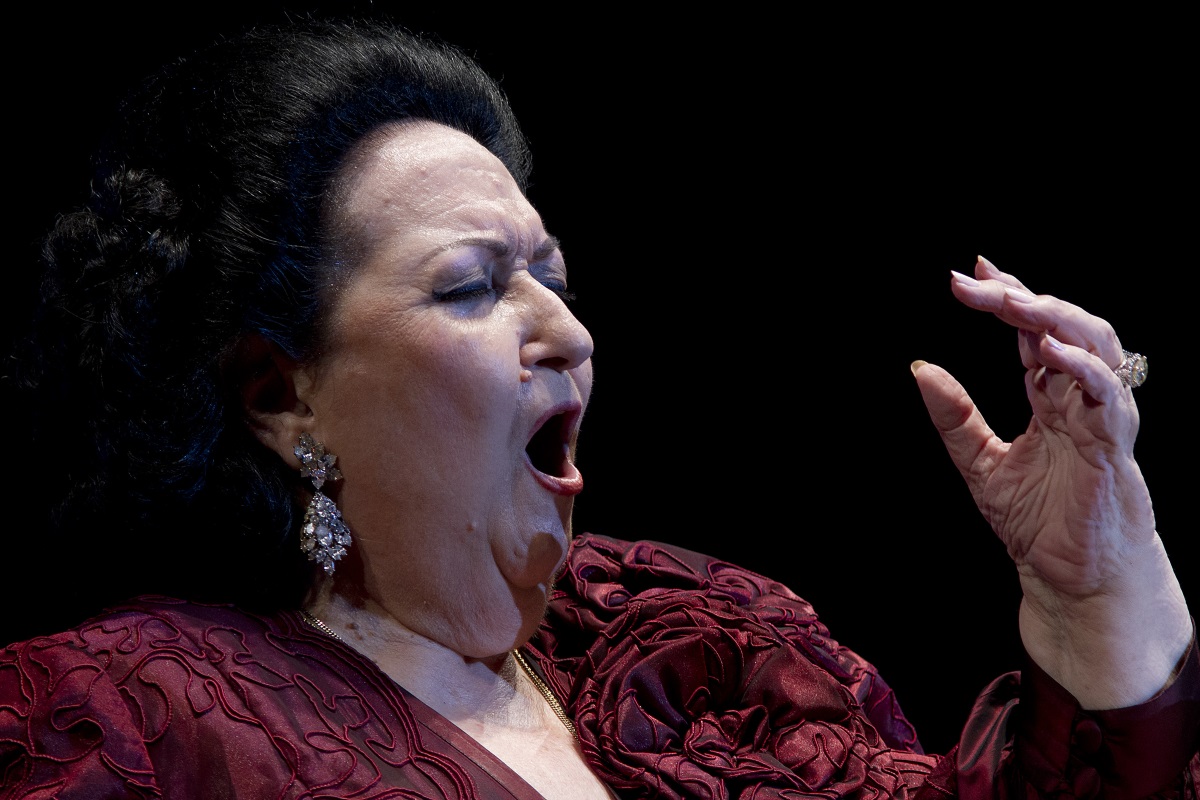 Звездната слава на Кабайе изгрява през 1965 г. с ролята X на Лукреция Борджия в операта на Доницети в известния "Карнеги хол" в Ню Йорк, след като излиза на сцената като заместничка на болна своя колежка. По време на 50-годишната си кариера тя е гастролирала в операта "Метрополитън", в държавната опера на Виена и е пяла до известни тенори като Лучано Павароти и Пласидо Доминго.