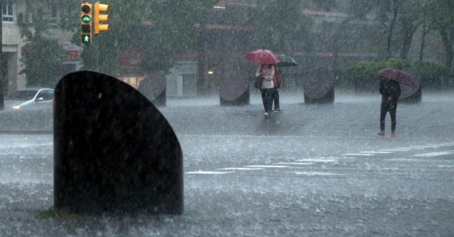 Поройни дъждове потопиха части от Испания Най пострадали са Балеарските острови