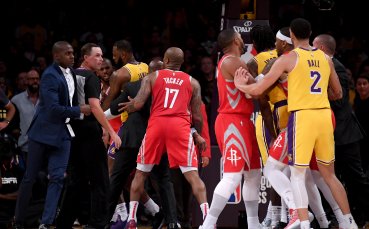 Генералният мениджър на Хюстън Рокетс Дарил Мори обяви че тимът