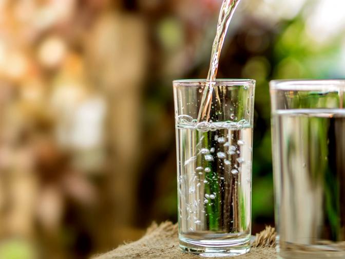  Водна диета <br> Тази тактика за самоизтезание съставлява тъкмо това, което може би си представяте – прекарване единствено на вода. <br> За човек в положително физическо здраве използването ѝ в продължение на няколко дни не би било пагубно, само че сигурно не е вярната тактика за намаляване. <br> След няколко дни единствено на вода човек би бил толкоз гладен, че незабавно щом стартира да се храни, ще си навакса изгубеното. 