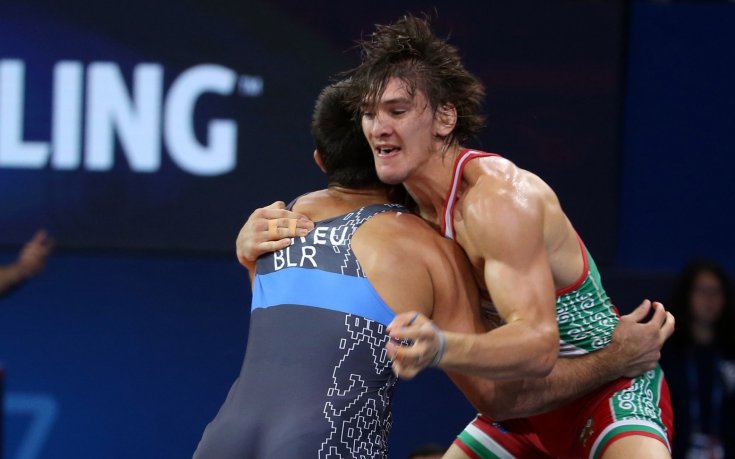 Даниел Александров започва с азер на шампионата по борба