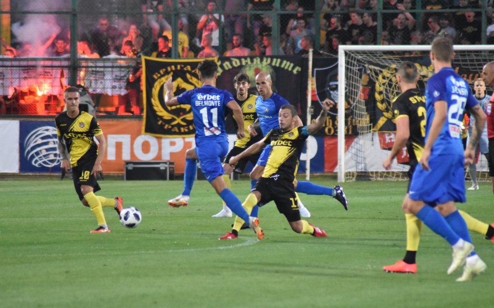 Тимовете на Левски и Ботев Пловдив се изправят един срещу