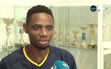 Какво правят двама от Уганда и един от Руанда в Марек Юнион Ивкони?