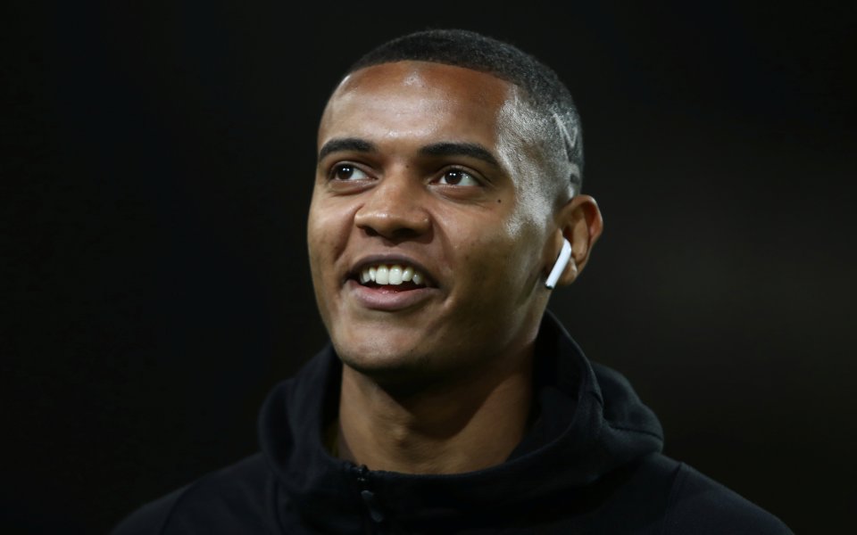 Защитникът на Борусия Дортмунд Мануел Аканджи е дал положителен тест