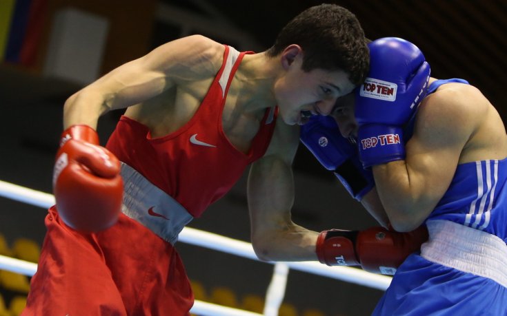 Боксьорите с два медала от Испания