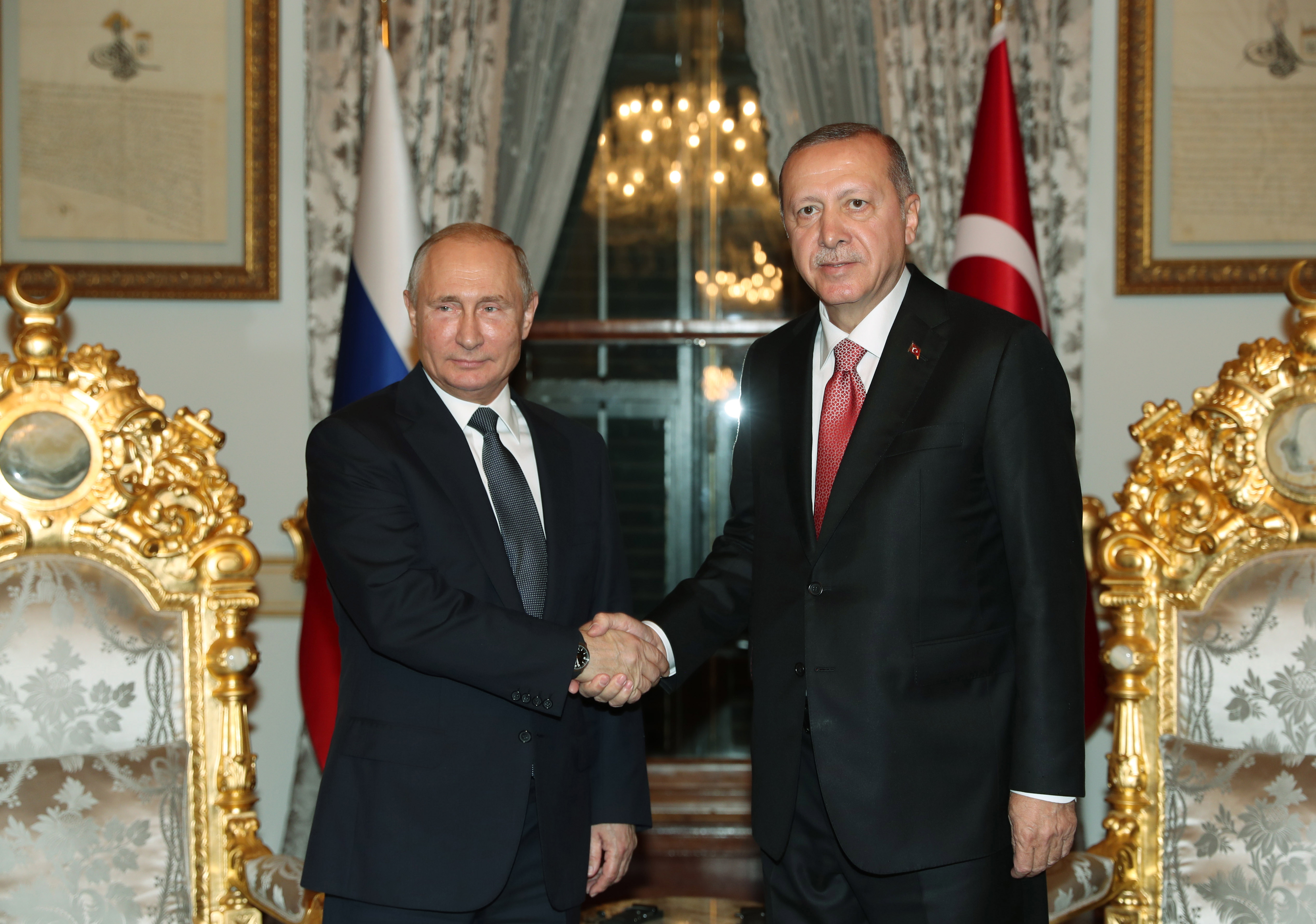 Президентите Ердоган и Путин присъстваха на церемония за завършване на строителството на морския участък на газопровода, по който ще се транспортира 31,5 милиарда куб. м. газ годишно за Турция и Европа