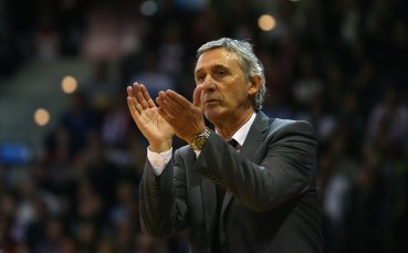 Пешич с куриозна проява на пресконференция