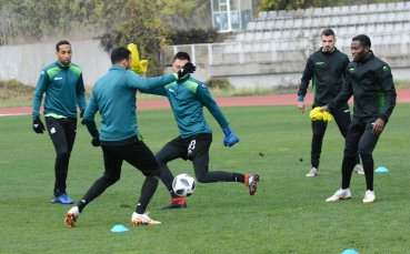 Черно море поднови занимания без двама