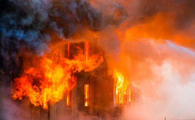 Обвиненият за пожара в Бургас остава в ареста