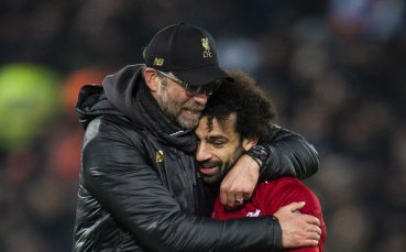 Звездите на Ливърпул дариха от времето си на болни деца