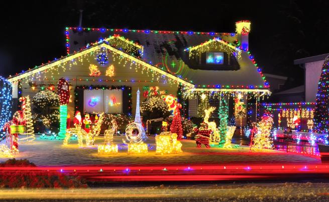 Чех украси дома си с 50 000 коледни лампички (СНИМКИ)