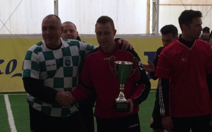 Приповдигнато настроение преди Коледа с традиционния турнир за ветерани