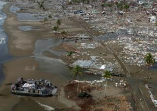 След бедствието: В Тонга няма питейна вода