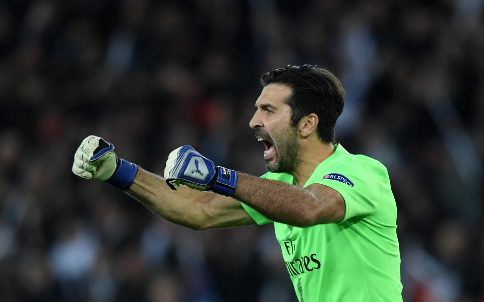 Продължава сериозният интерес към вратаря Джанлуиджи Буфон, който напуска Пари