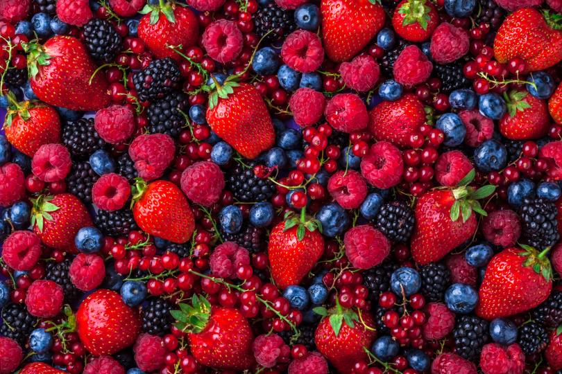 <p>Горски плодове</p>

<p>Горските плодове&nbsp;са много богати на&nbsp;антиоксиданти&nbsp;и са едни от&nbsp;най-полезните храни. Ягодите, боровинките, къпините и малините са не само вкусни, но и полезни. Колкото по-тъмен е един горски плод, толкова повече&nbsp;антиоксиданти&nbsp;съдържа.</p>