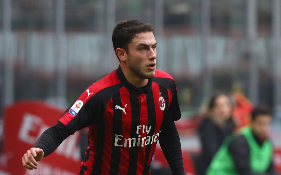 Защитникът на Милан Давиде Калабрия може да напусне "Сан Сиро",
