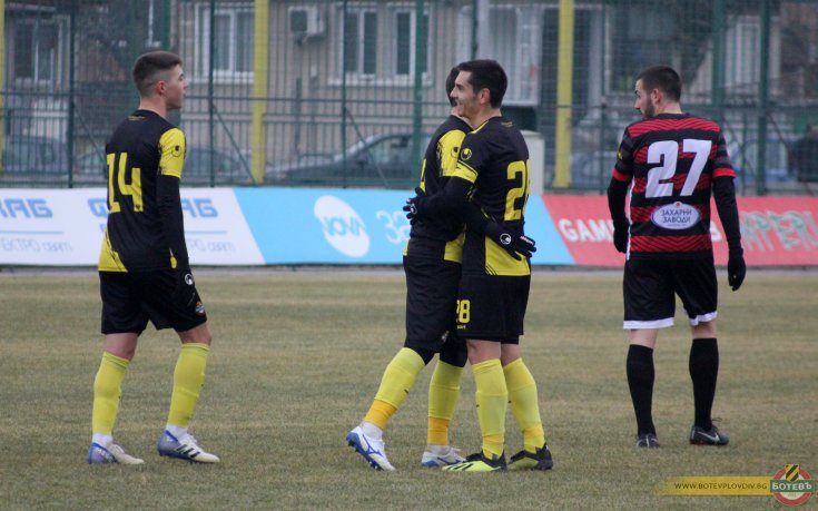 Ботев Пд тръгна за Анталия с 25 футболисти, 8 са юношите