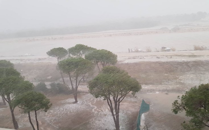 Потопът в Анталия отложи контролите на Ботев Пд и Етър