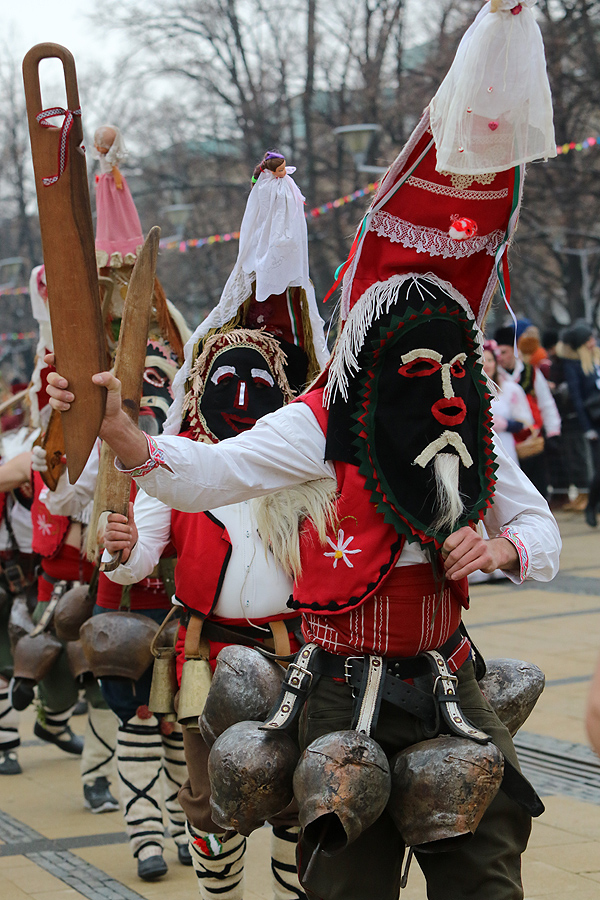 "Сурва" в Перник