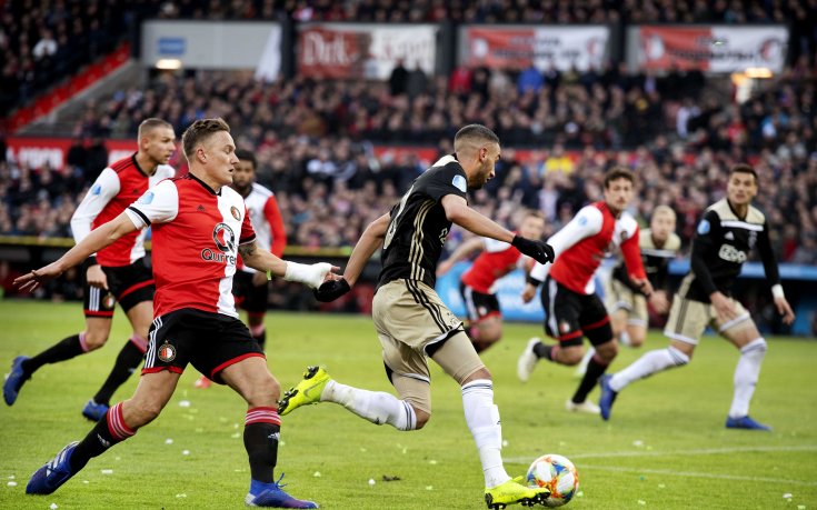 Историческа загуба на Аякс от Фейенорд