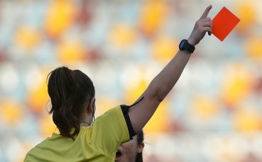 Стефани Фрапар ще стане първата жена която ще ръководи мач