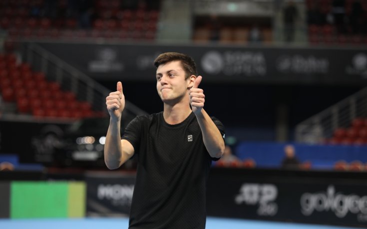 Лазаров се изстрелва в топ 500 на света