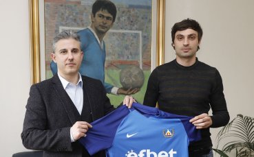 Полузащитникът на Левски Мартин Райнов все още не е получил предложение за нов