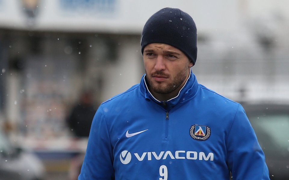 Бивш нападател на Левски и ЦСКА става съотборник на Кешеру в Румъния