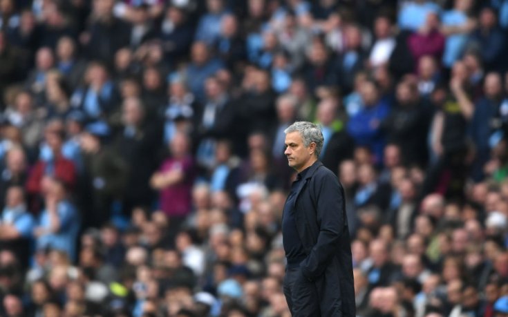 Феновете на Манчестър Сити възпяха Моуриньо