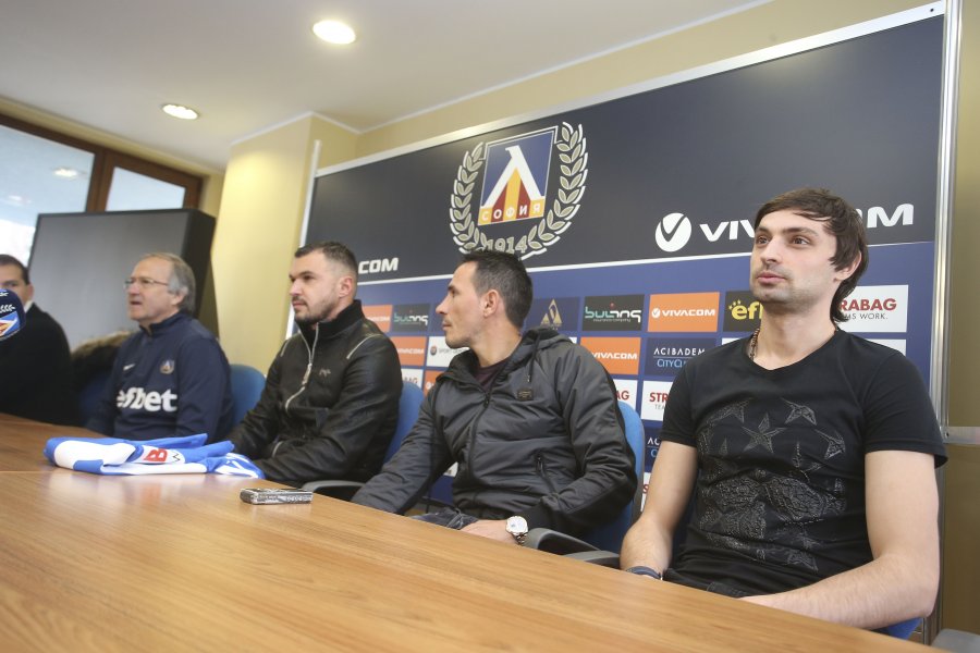 Представяне на Георги Дерменджиев и новите играчи на Левски1
