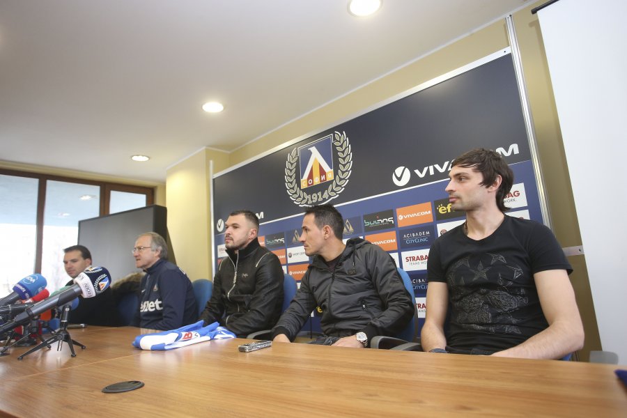 Представяне на Георги Дерменджиев и новите играчи на Левски1