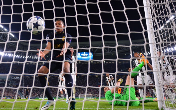 Буфон с усмивка: Мбапе ме има за дядо