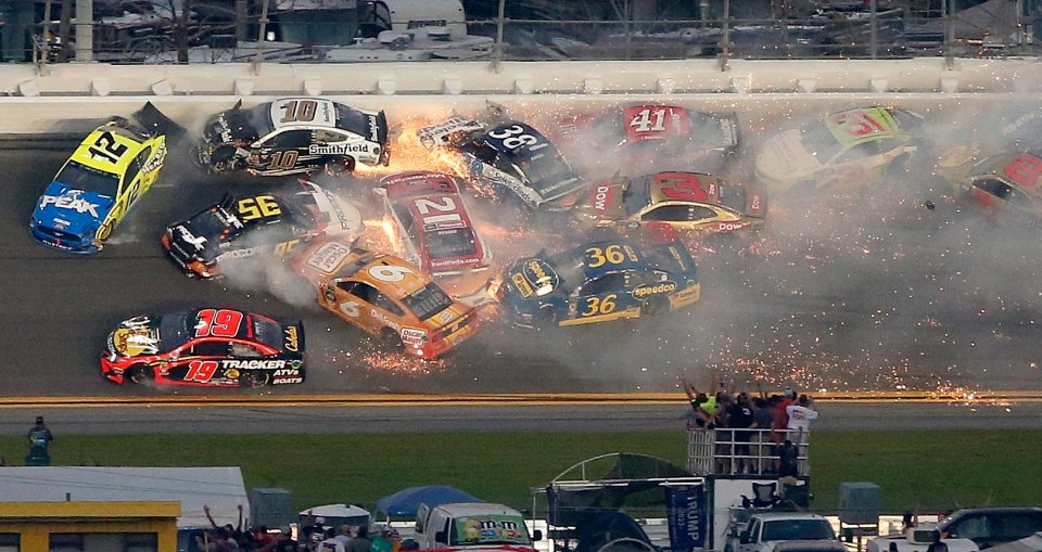 Брутална катастрофа с 21 болида на Daytona 5001