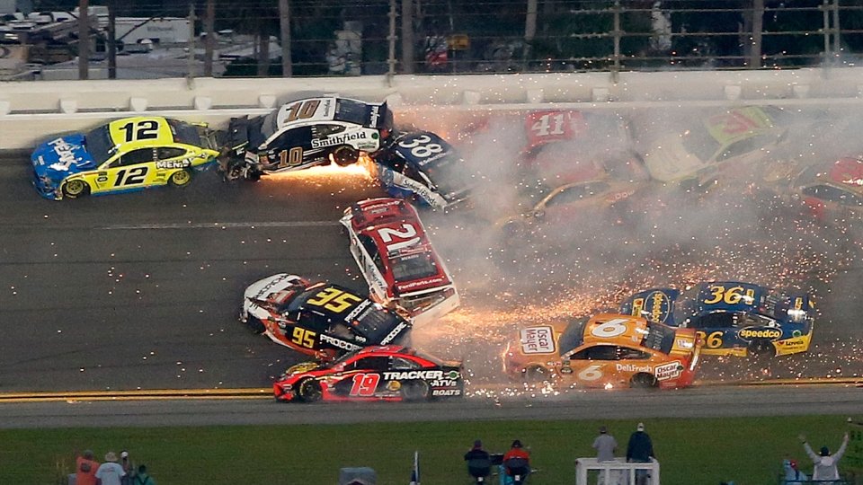 Брутална катастрофа с 21 болида на Daytona 5001