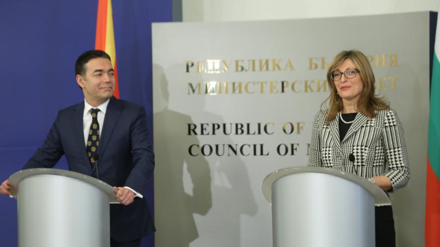 Захариева: Стратегически важно е Северна Македония да е в НАТО