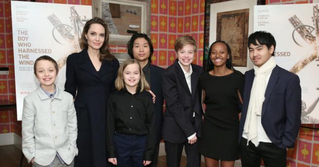 На среща с мама Анджелина Джоли излезе заедно с шестте