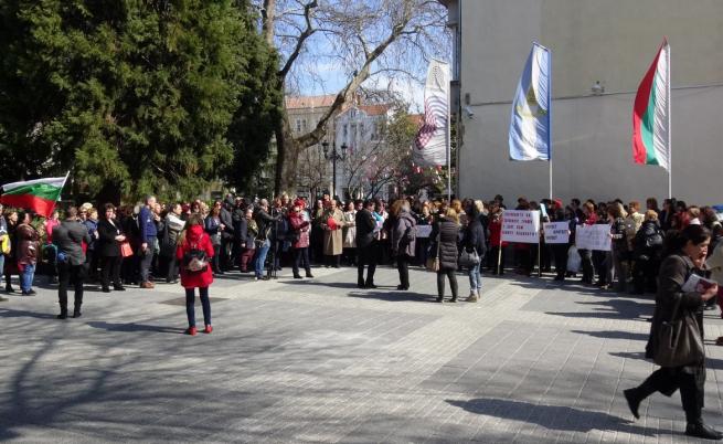 Протест на медицинските сестри в Пловдив