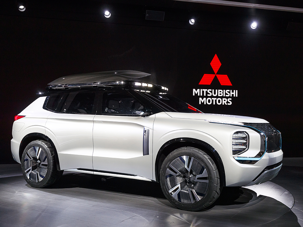 Mitsubishi Motors Engelberg Tourer