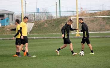 Ботев Пд стартира подготовка за мача с Ботев Вр