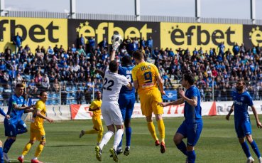 Левски се скъса да пропуска и едва победи слаб Верея